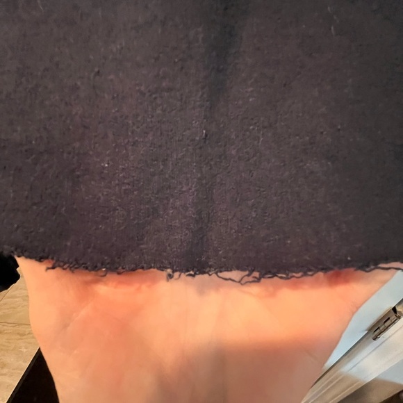 VINTAGE ~Tommy Hilfiger~ Navy Hoodie with Red T Patch - Picture 2 of 9